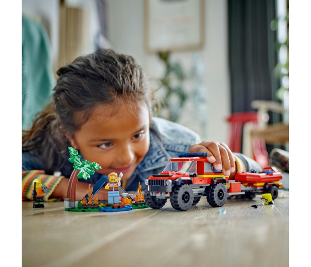 LEGO City 60412 Terenowy wóz strażacki z łodzią ratunkową - 1203367 - zdjęcie 11
